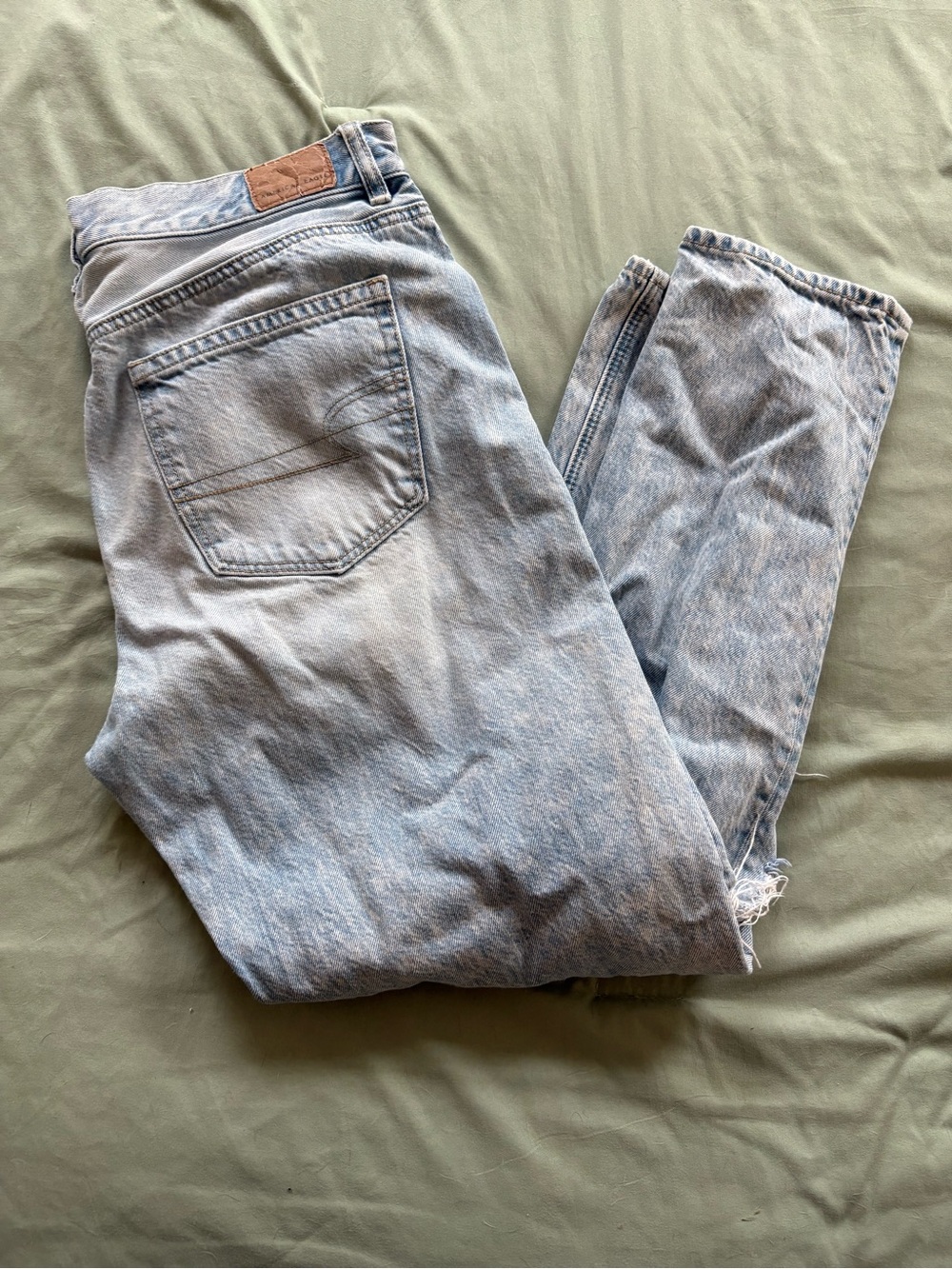 American Eagle Light Wash Mom Jean